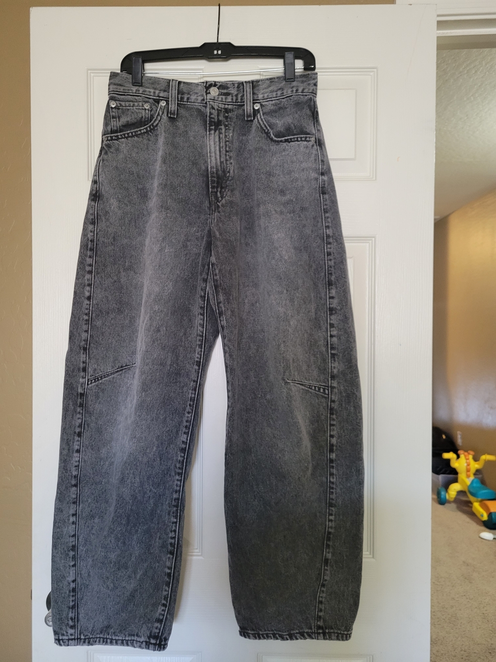 Levi's Black Washed Clinch Barrel  Jeans